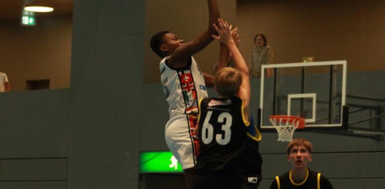 Chinedu Okafor im Spiel für den BC Bären Kleinbasel